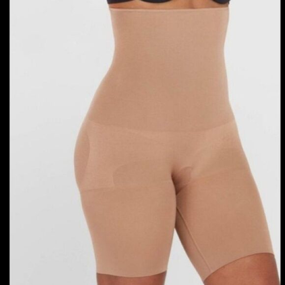 NWT Assets by SPANX High-Waisted Mid-Thigh Short Tan in Color Sz Large - Picture 1 of 5